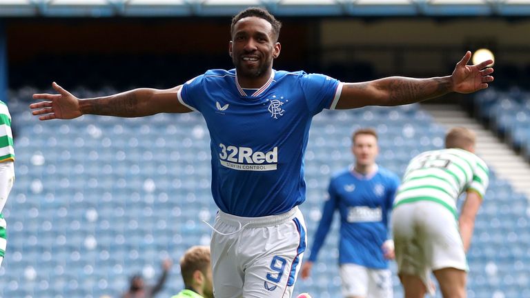 Jermain Defoe anotó 'Rangers'  último gol en la victoria por 4-1 del domingo sobre el Celtic 