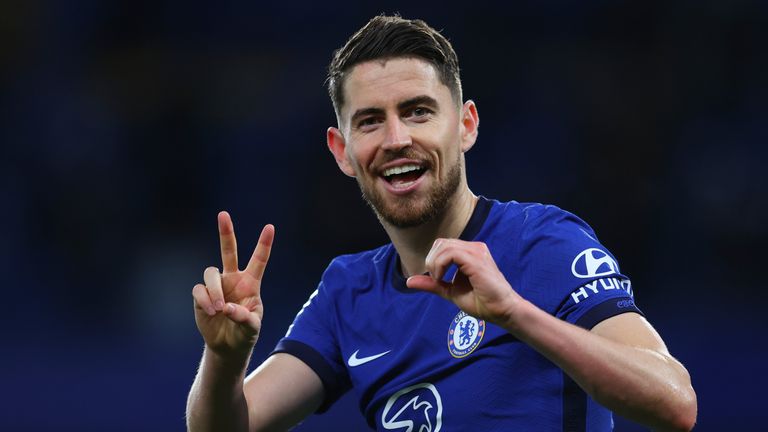 Jorginho festeggia il Chelsea dopo aver segnato il suo secondo calcio di rigore (AP)