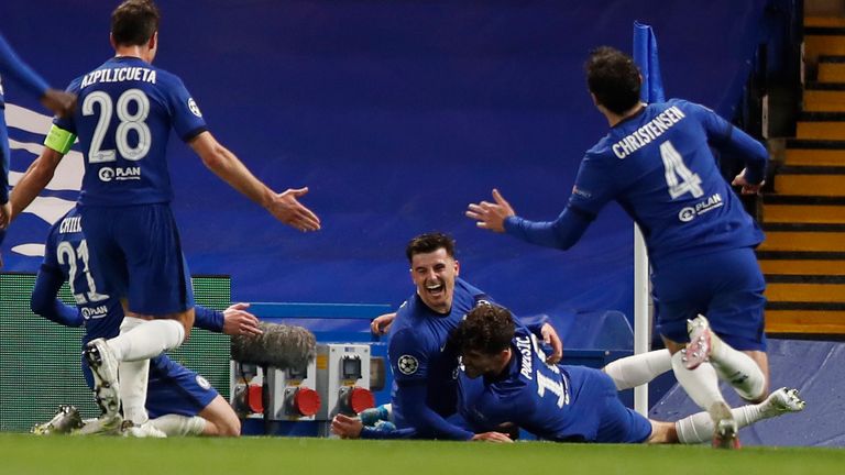 Chelsea, Real Madrid'e karşı kazandığı 2-0 yarı final ikinci maçında Mason Mount'ın ikinci golünü kutladı