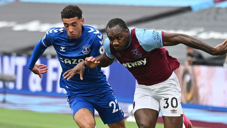 Michail Antonio looks to escape Ben Godfrey