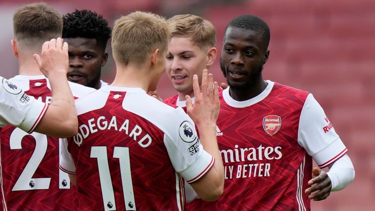 Nicolas Pepe celebrates his goal with teammates (AP)