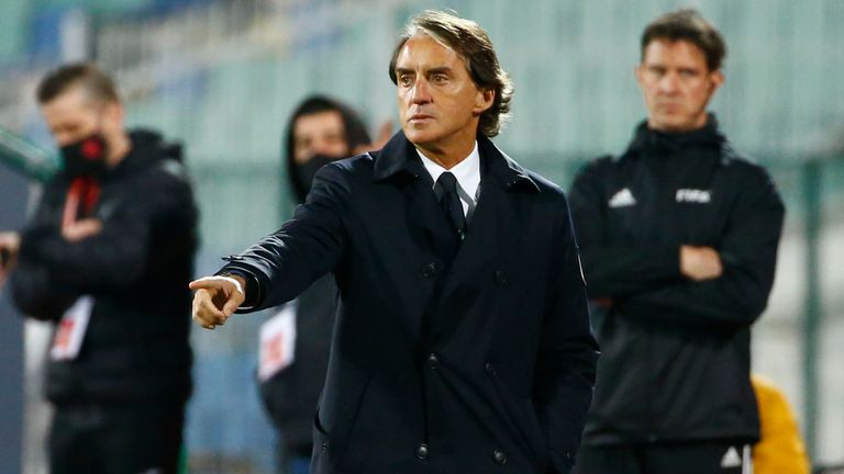 Roberto Mancini Italy Manager Signs Contract Extension Until 2026 Football News Sky Sports