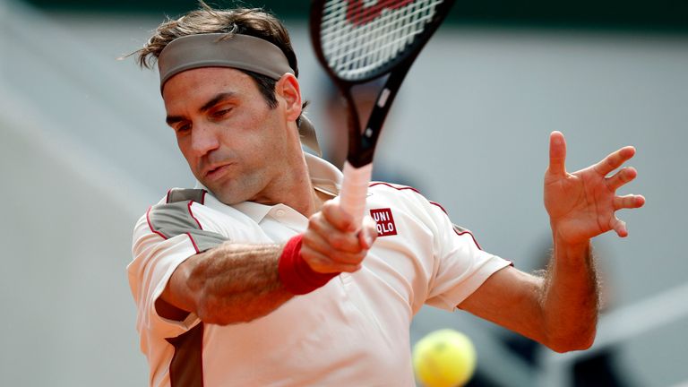 Roger Federer of Switzerland playing against Oscar Otte of Germany in the second round of the French Open tennis tournament in Paris. (Kyodo via AP Images) ==Kyodo