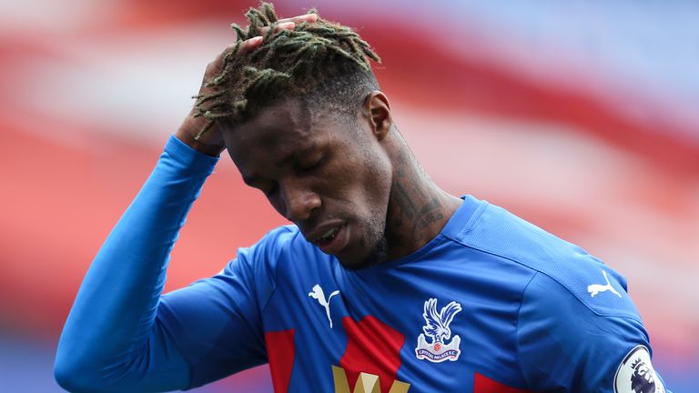Wilfried Zaha struggled through a groin issue in Crystal Palace&#39;s 2-0 defeat to Manchester City