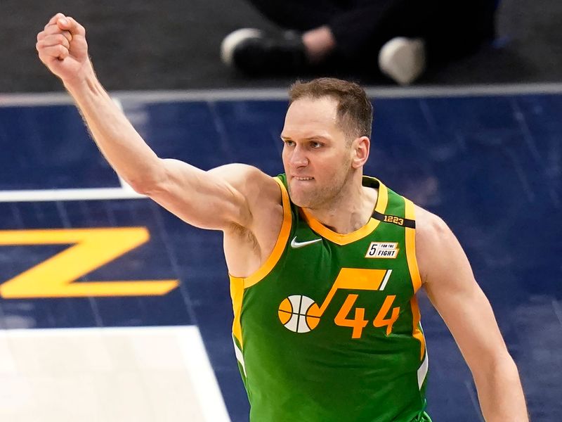 Jazz Forward Bojan Bogdanovic Hits Consecutive Threes Against