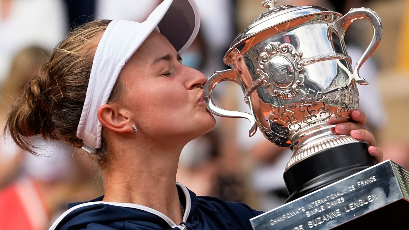 French Open: Nenasazená Češka Barbora Krejčíková porazila Anastasii Pavljučenkovovou a získala titul ve dvouhře |  Tenisové novinky