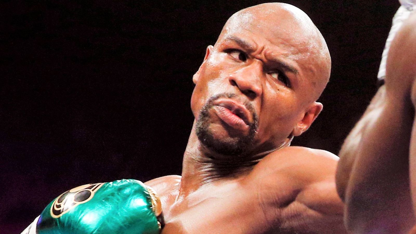 Mayweather, 44, teases fight against YouTuber thumbnail