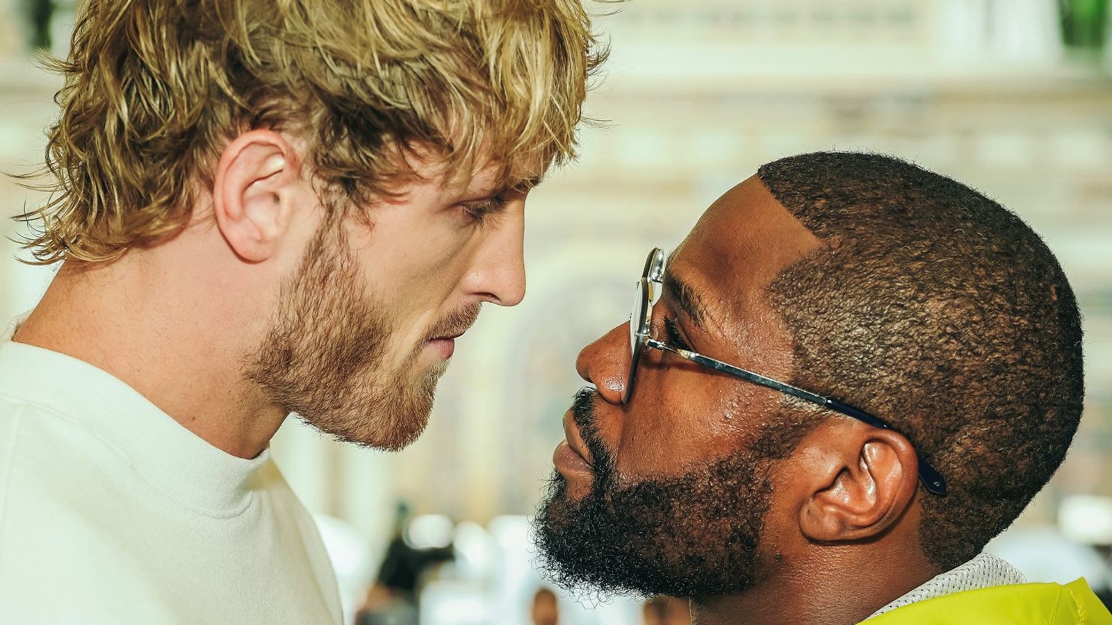 Floyd Mayweather laughs off Logan Paul's height and weight ...