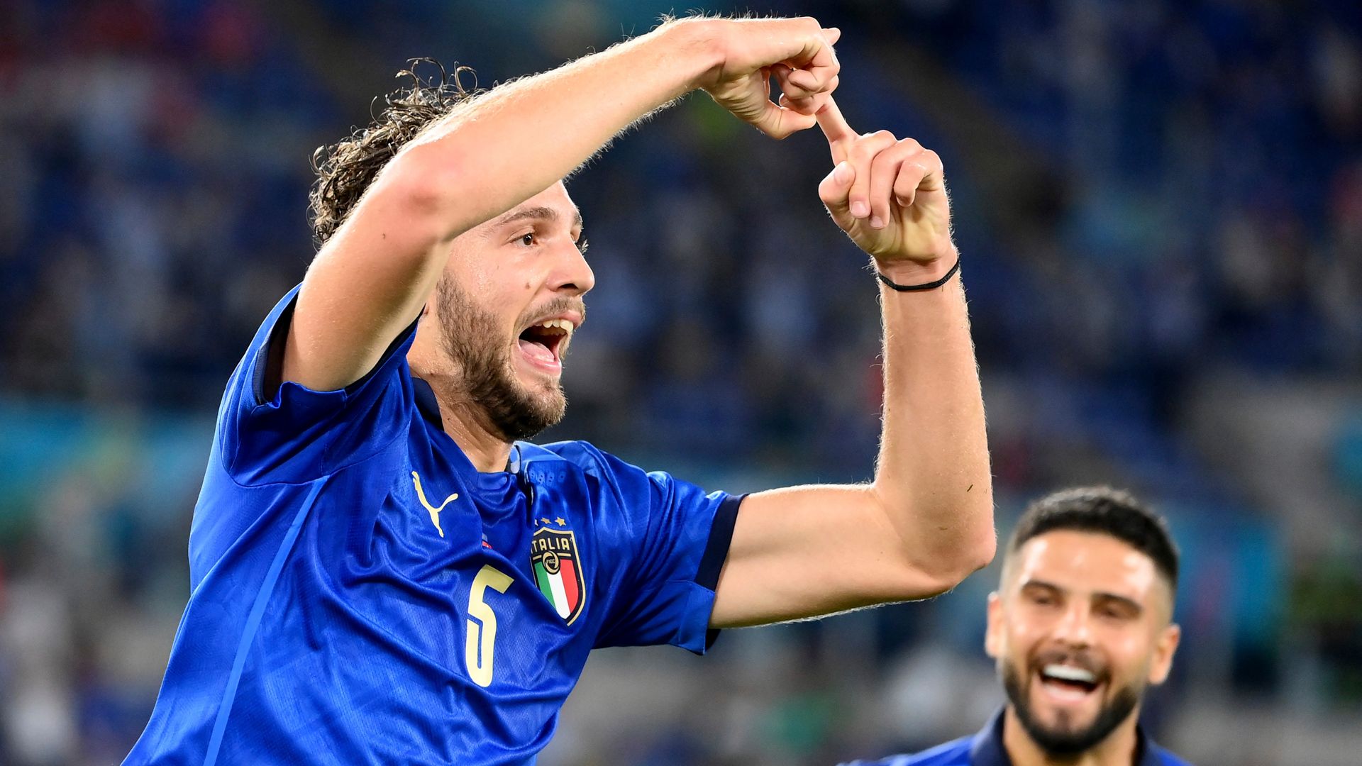 Italy ease past Switzerland to reach last 16 in style