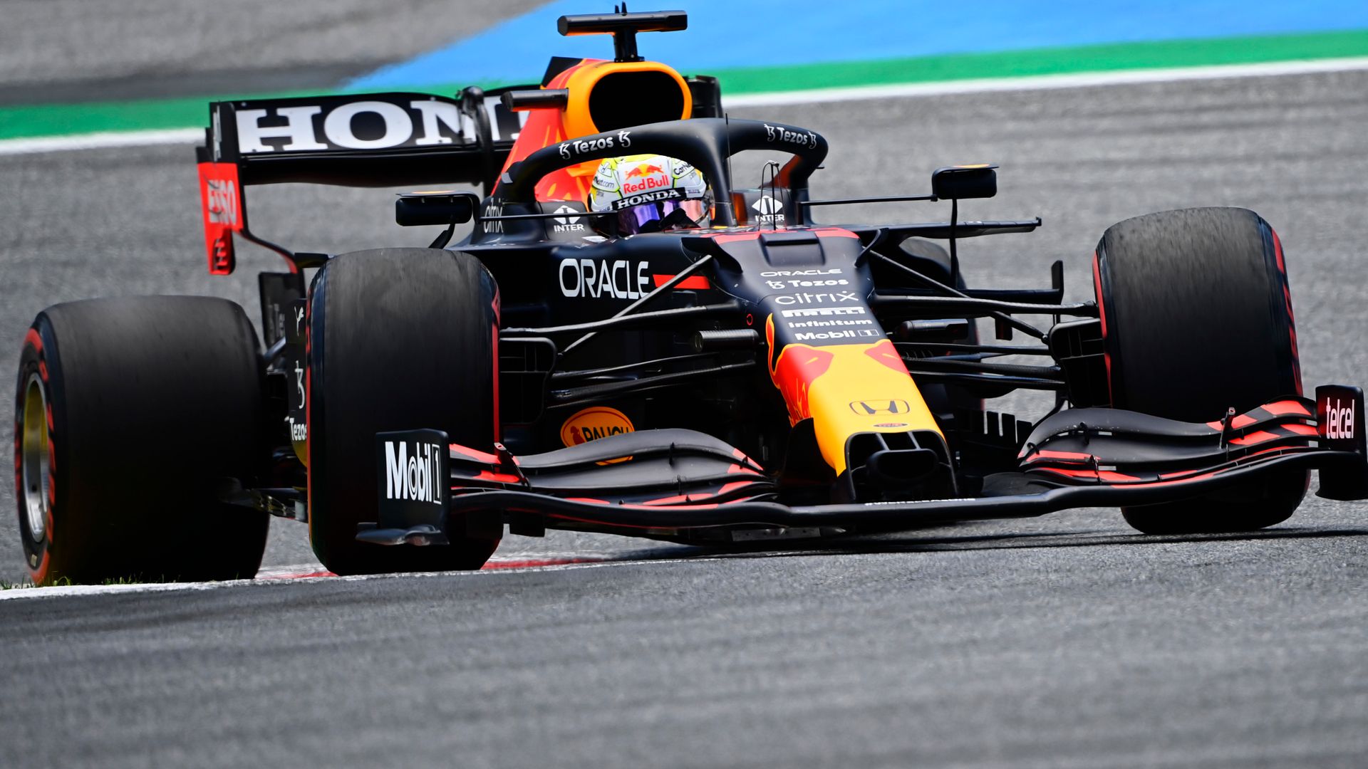 Verstappen takes crushing win over Hamilton - News ...