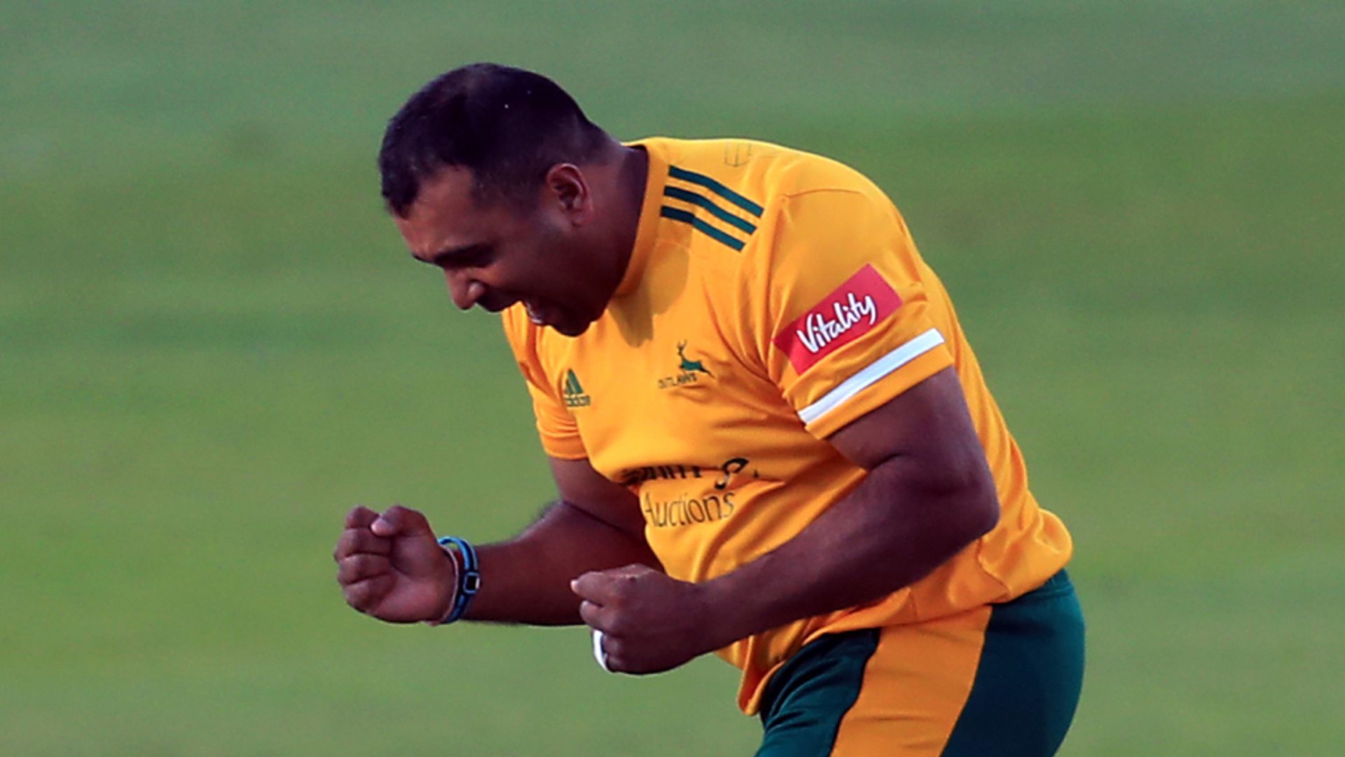 Samit stars as Notts edge out Derbyshire