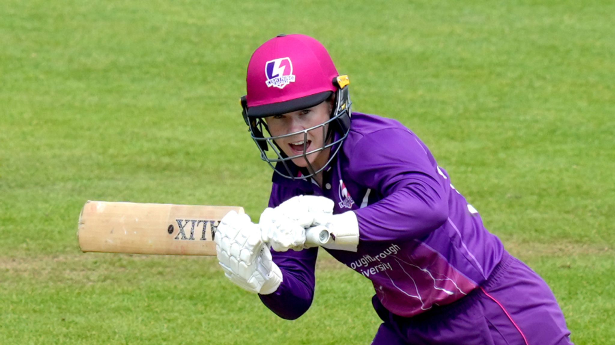 Rachael Heyhoe Flint Trophy Tammy Beaumont fires fifty as