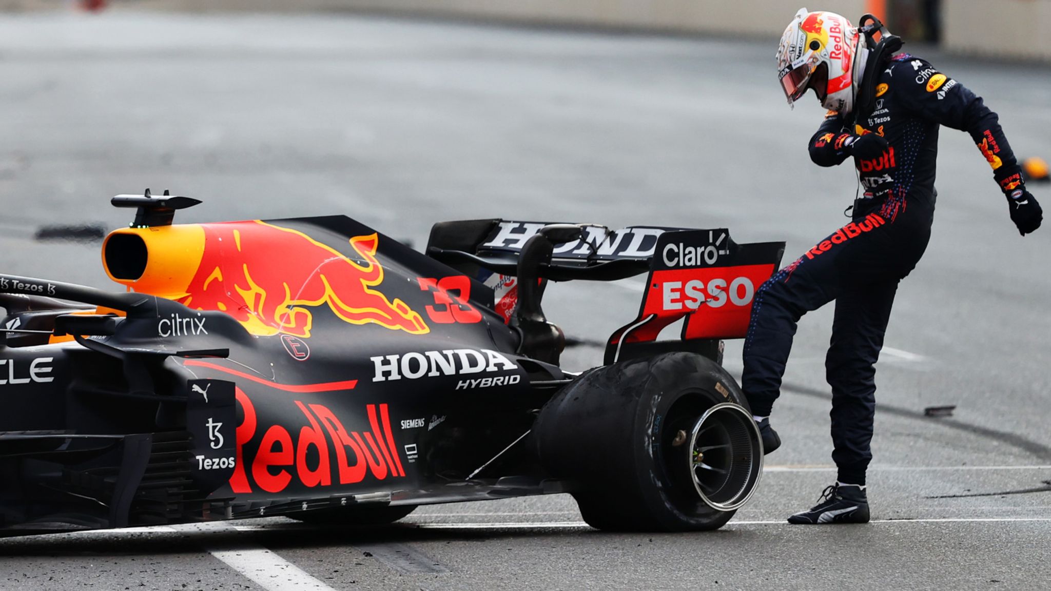 Azerbaijan GP: Sergio wins dramatic race after Max Verstappen accident and Lewis Hamilton error | F1