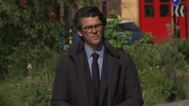 Barton arrives at court ahead of trial