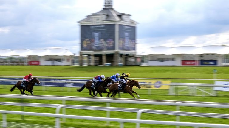 Project Dante ridden by Graham Lee (right)