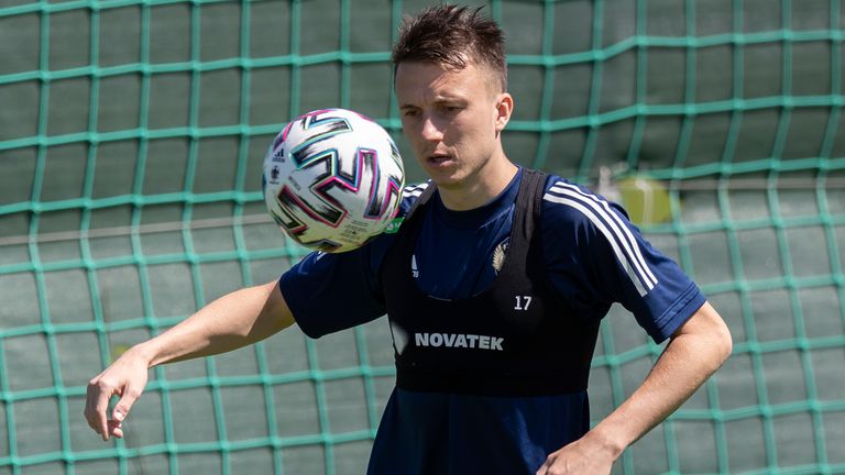 Aleksandr Golovin provides Russia's spark