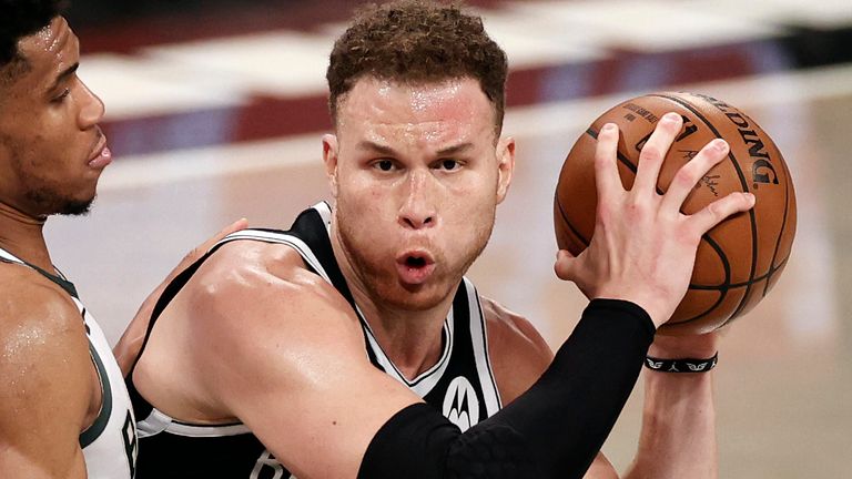 Blake Griffin bodies up with Giannis Antetokounmpo in Game 1