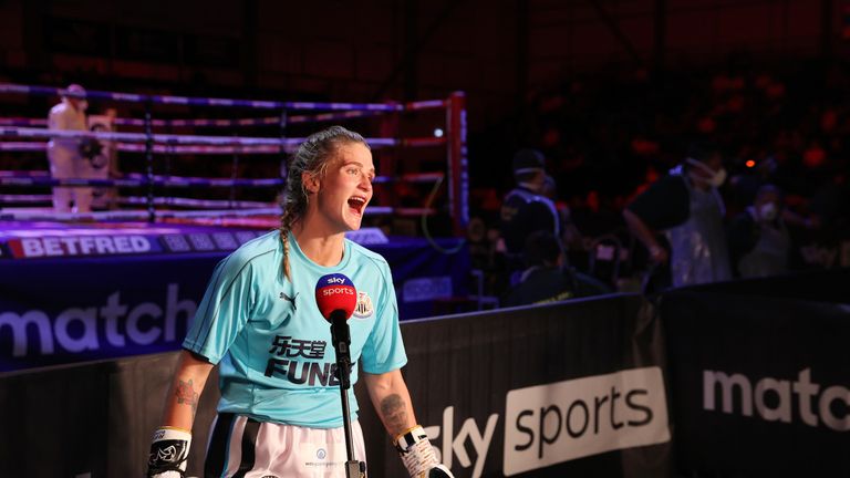 April Hunter vs Klaudia Vigh, Welterweight Contest.
12 June 2021
Picture By Mark Robinson Matchroom Boxing
April Hunter interview after her victory.