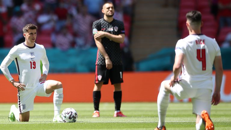 England Vs Croatia Gareth Southgate S Side Booed For Taking A Knee But Majority Of Fans Applaud Gesture Football News Sky Sports