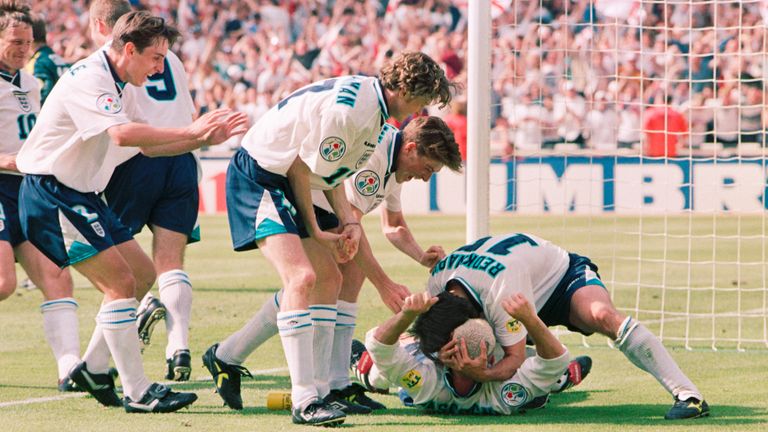 England celebrate Paul Gascoigne&#39;s goal against Scotland at Euro 96