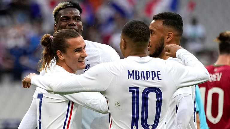 Antoine Griezmann marcó el único gol del partido con Francia ganando بفوز