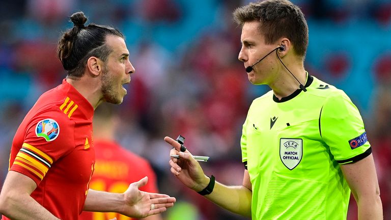 Gareth Bale criticised the referee Daniel Siebert