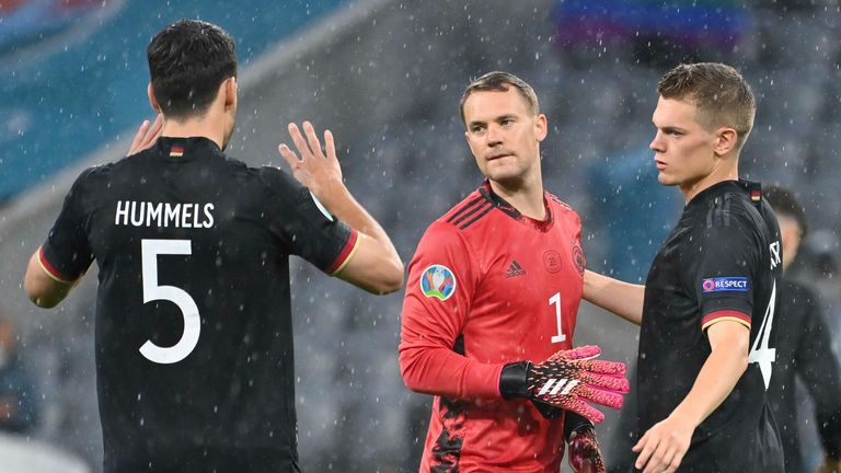 v.lo: Mats HUMMELS (GER), goalwart Manuel NEUER (GER) with Matthias GINTER (GER), action. Group stage, preliminary round group F, game M36, Germany (GER) - Hungary (HUN) 2-2, on June 23, 2021 in Muenchen / Germany, Soccer Arena (Alliianz Arena). Football EM 2020 from 06/11/2021 to 07/11/2021. Photo by: Frank Hoermann/SVEN SIMON/picture-alliance/dpa/AP Images