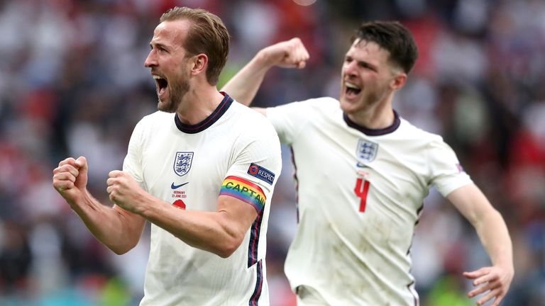 England's Harry Kane (left) and Declan Rice celebrate