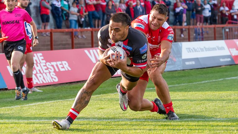 Picture by Allan McKenzie/SWpix.com - 11/06/2021 - Rugby League - Betfred Super League Round 9 - Hull KR v Salford Red Devils - Hull College Craven Park, Hull, England - Hull KR's Ryan Hall can't prevent Salford's Ken Sio from scoring a try.