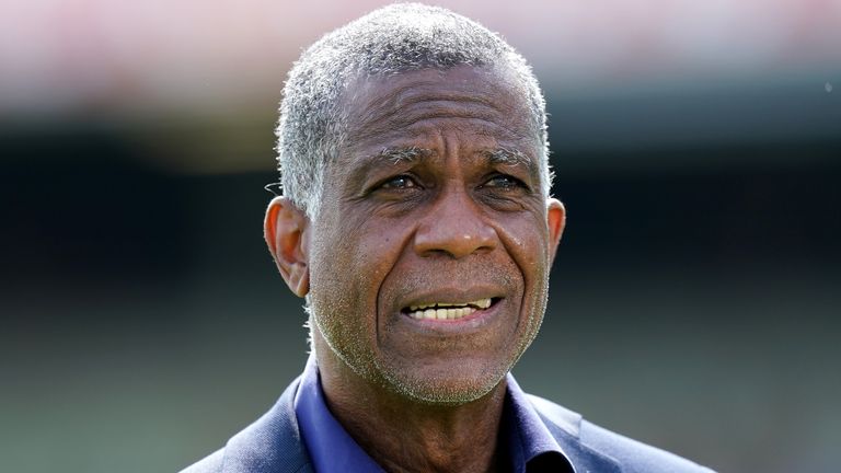 Anglia v Noua Zeelandă - Al doilea LV = Testul de asigurare Ziua 2 - Edgbaston Fostul cricketer din Indiile de Vest Michael Holding comentarii la Sky Sports înainte de a doua zi a celui de-al doilea meci al Testului de asigurare din Edgbaston, Birmingham.  Data fotografiei: vineri, 11 iunie 2021.