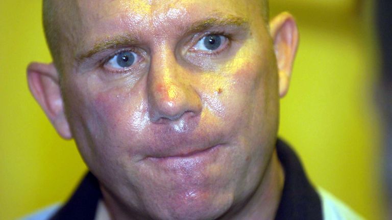 Pix: Simon Wilkinson/SWpix.com. Rugby League Challenge Cup preview. Wigan v St.Helens 11/05/2004...COPYRIGHT PICTURE>>SIMON WILKINSON>>01943 608782>>07811 267 706>>..Wigan coach Mike Gregory who is suffering from a muscle wasting illness