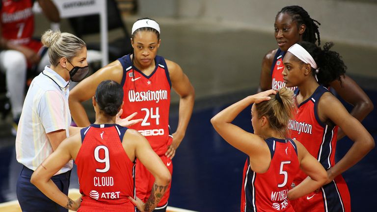 Elena Delle Donne rallies her Washington Mystics teammates during a timeout