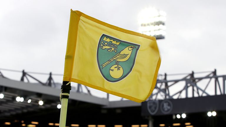 PA - Norwich corner flag gv