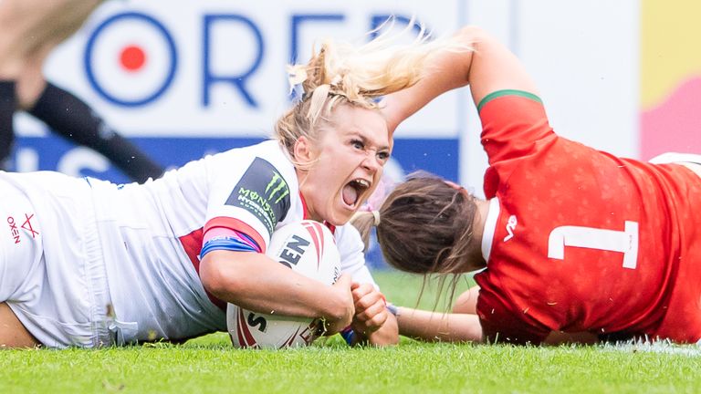 England's Shona Hoyle scores a try against Wales.