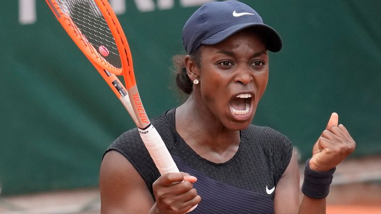 Sloane Stephens celebrates after defeating Czech Republic's Karolina Muchova during their third round match on day 7, of the French Open tennis tournament at Roland Garros in Paris, France, Saturday, June 5, 2021. (AP Photo/Christophe Ena)
