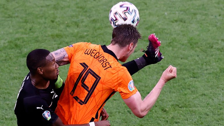 Netherlands 2-0 Austria: Memphis Depay and Denzel Dumfries on target as  Oranje cruise into Euro 2020 last 16 | Football News | Sky Sports