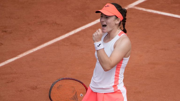 For the third straight year at Roland Garros, two debutants will collide in the quarter-finals, as Badosa and Zidansek lock horns