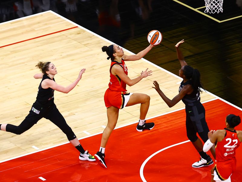 Gray's late basket caps Aces' 21-point comeback vs. Mystics