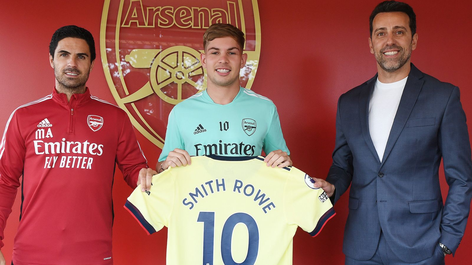 Emile Smith Rowe signs new long-term Arsenal contract