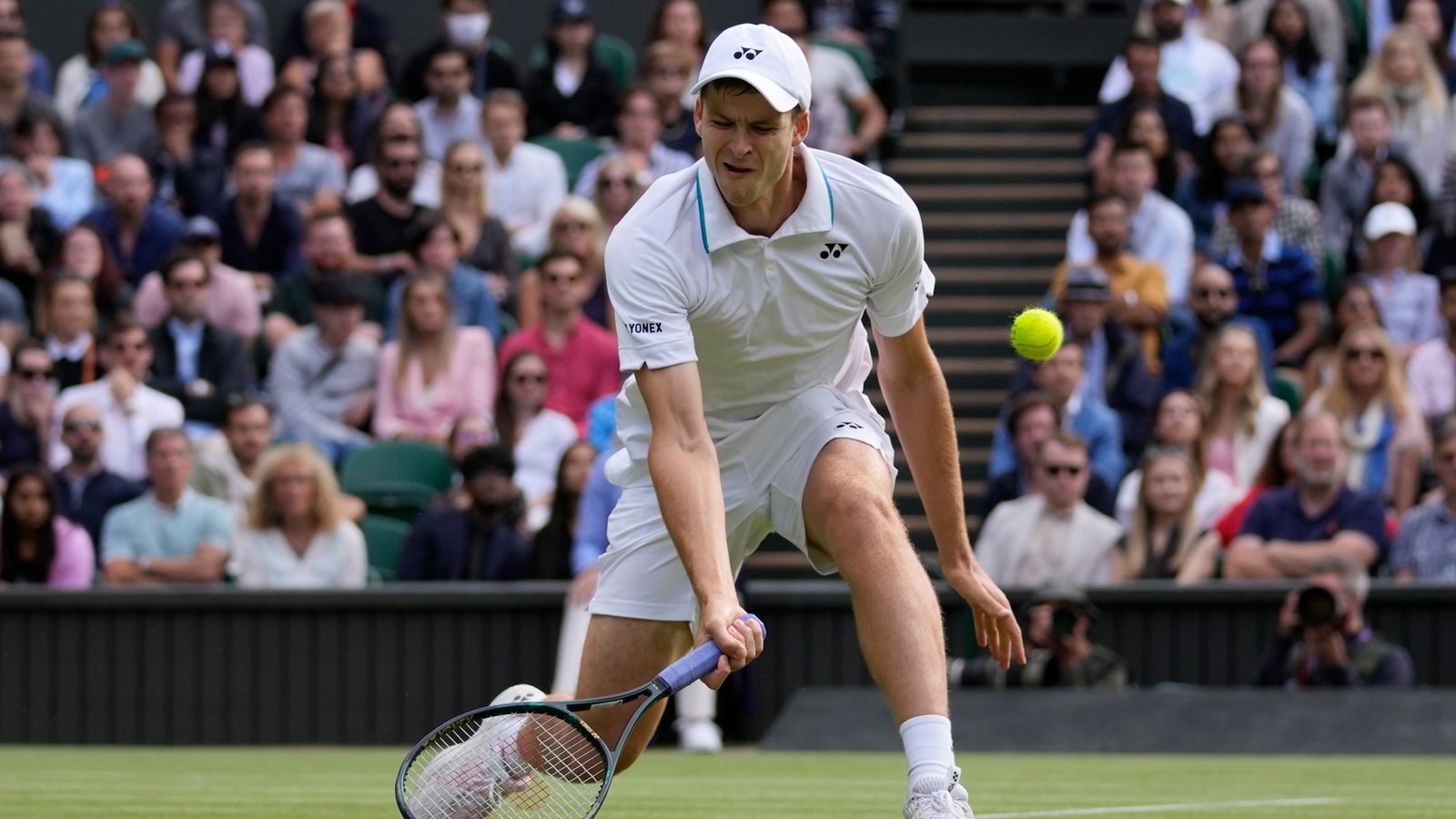 Wimbledon 2021: Hubert Hurkacz beats Roger Federer in straight sets to ...