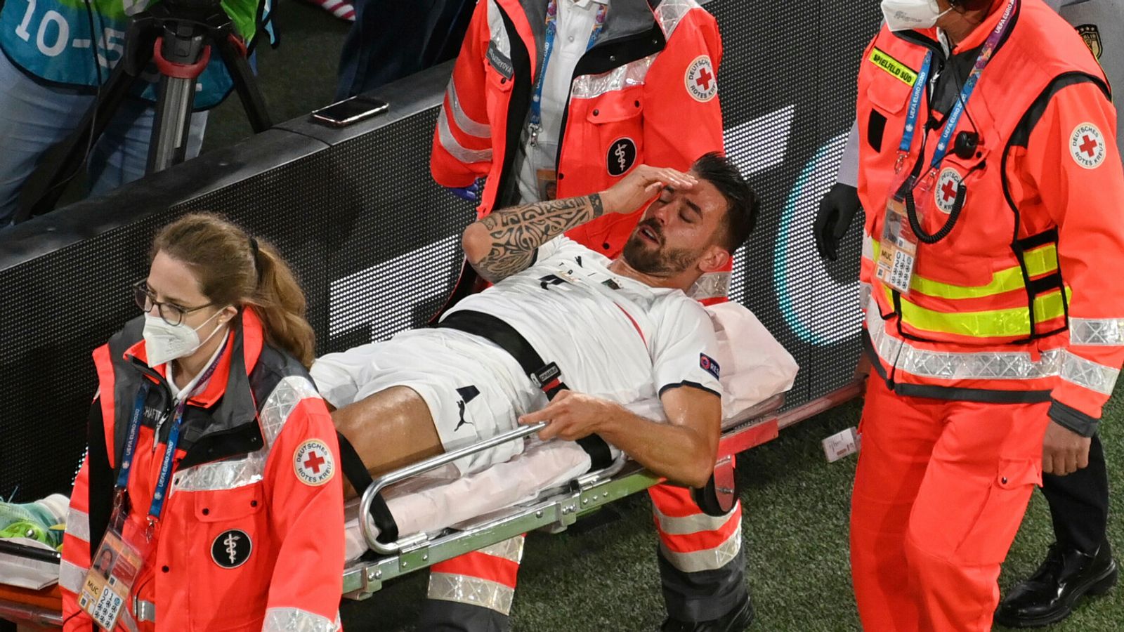 Leonardo Spinazzola: Italy and Roma defender faces 'few months' out after rupturing Achilles, says Jose Mourinho