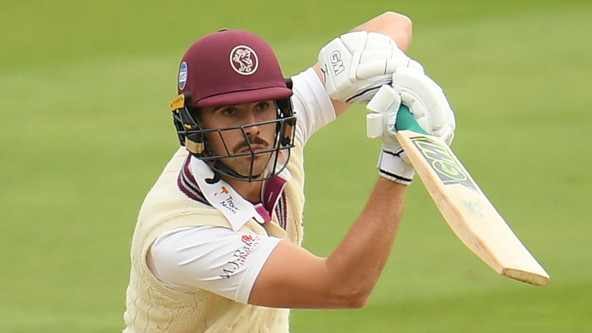 Somerset close in on Division One; Hampshire lead Gloucestershire