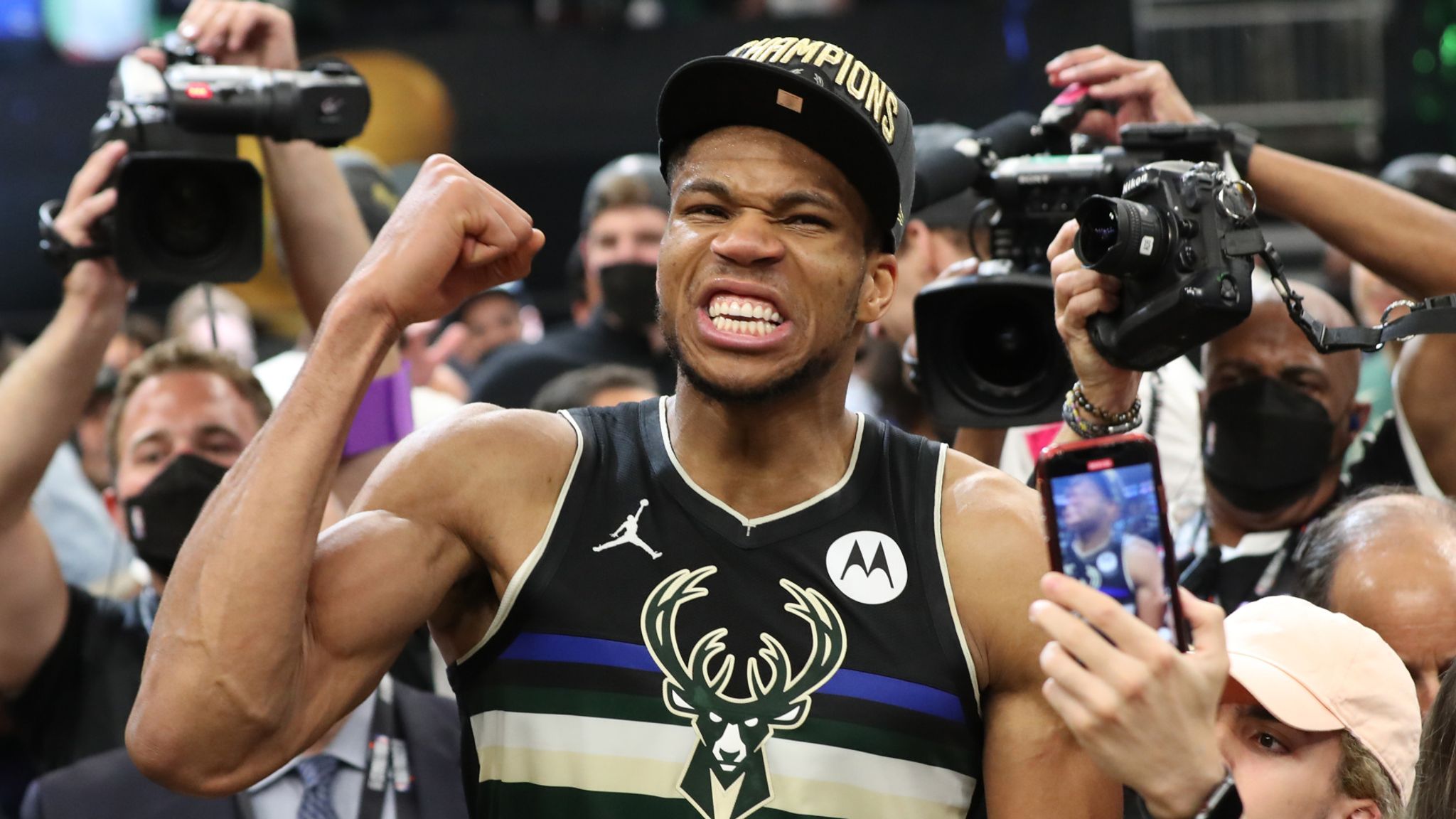 Giannis Antetokounmpo's 50 points lead Bucks to NBA title over Suns - Los  Angeles Times