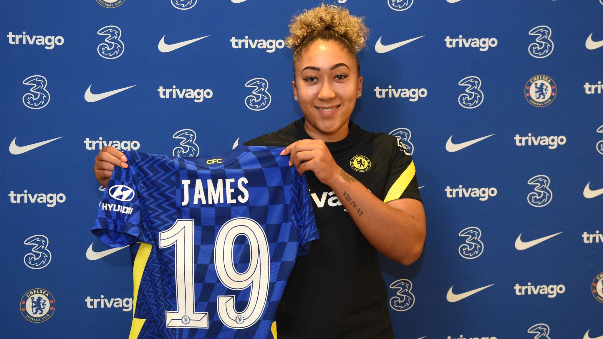 Lauren James: Chelsea complete signing of Manchester United striker on  four-year contract | Football News | Sky Sports