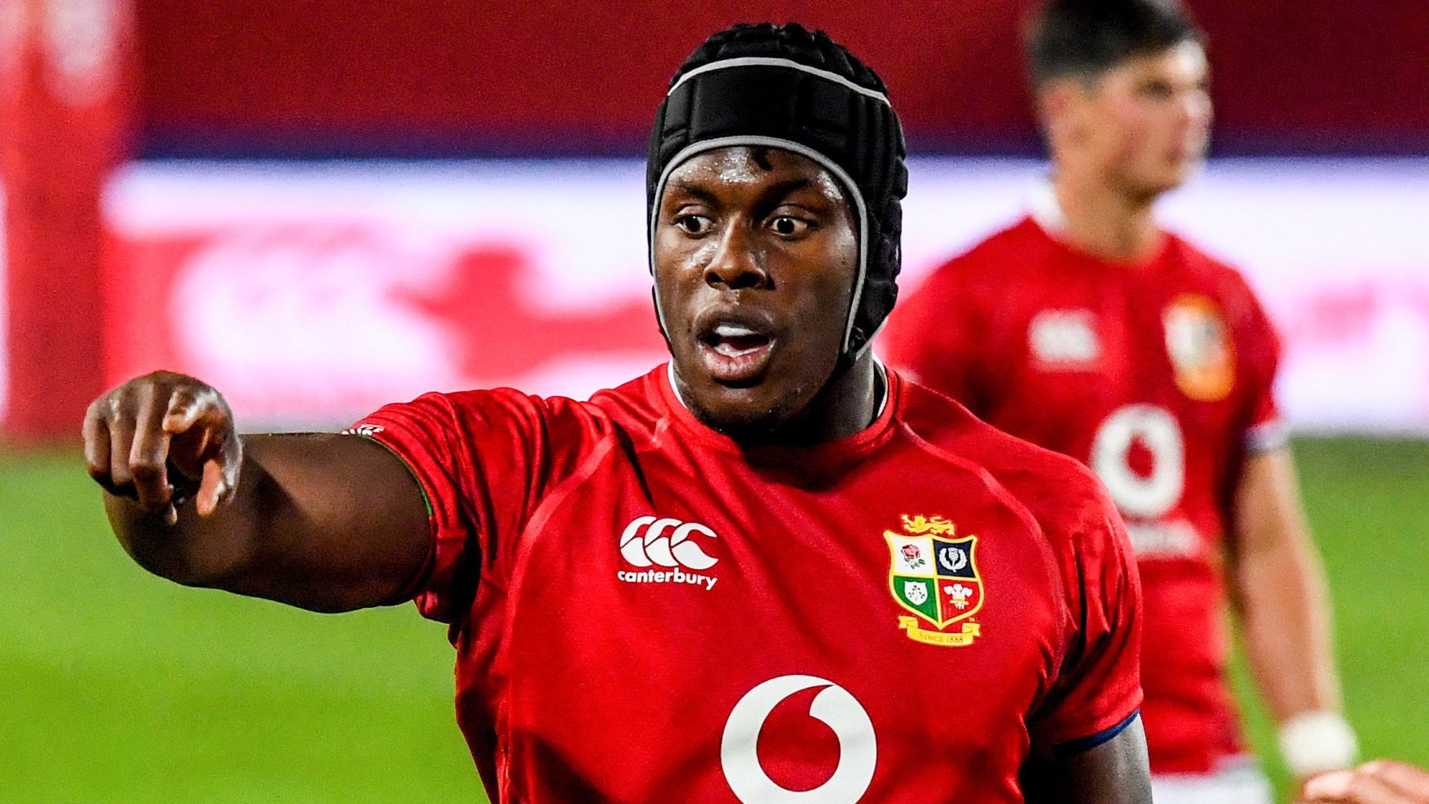Maro Itoje tells Premiership Rugby: Give us a reason to stay in England