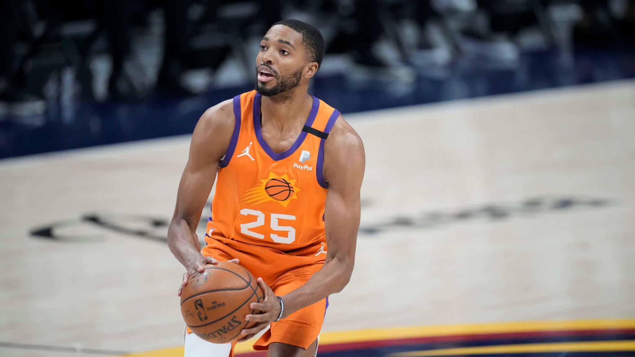 Suns Sign Mikal Bridges To Four-Year Extension