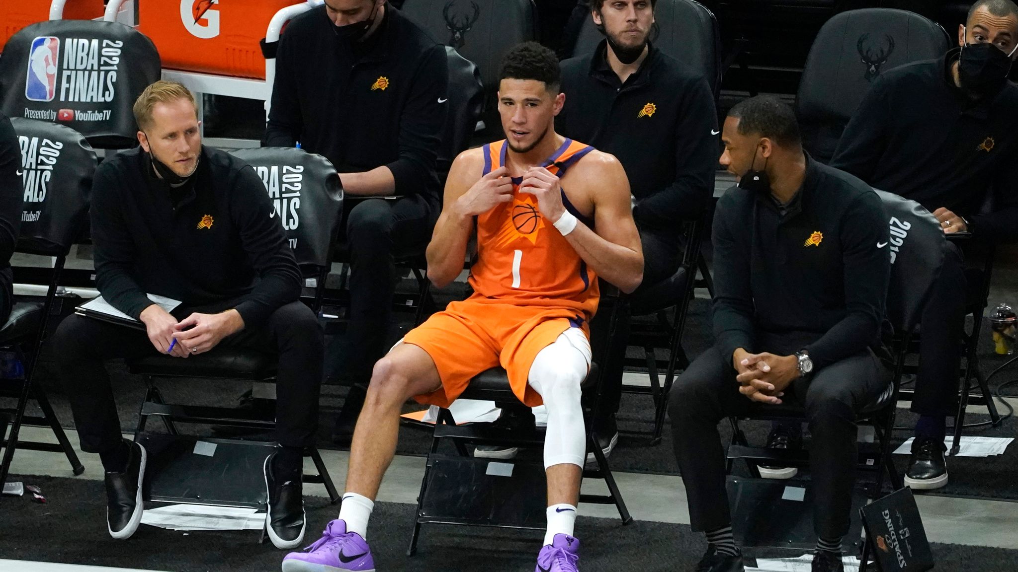 Devin Booker Foul Trouble Costs Phoenix Suns In Game 4 Defeat To Milwaukee Bucks Nba News Sky Sports