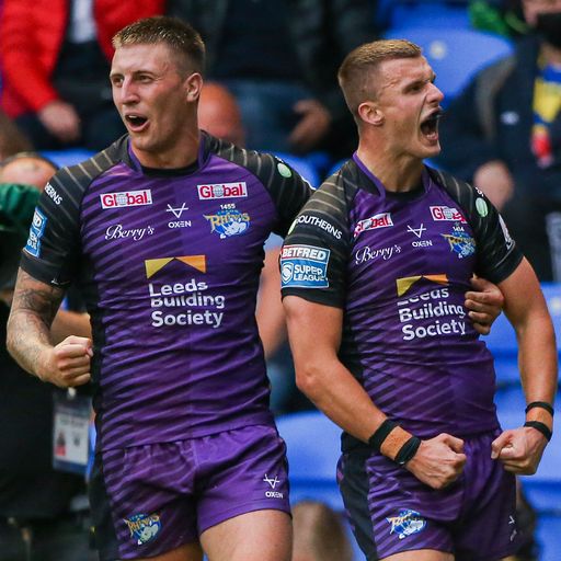 Rhinos hold out to end Wolves' winning run