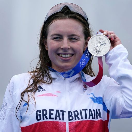 GB's Taylor-Brown overcomes puncture to win triathlon silver