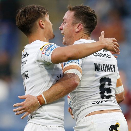 Maloney stars as Dragons rout Giants